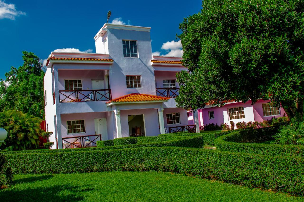 Rancho Guacamayos Hotel & Restaurantes Бонао Экстерьер фото