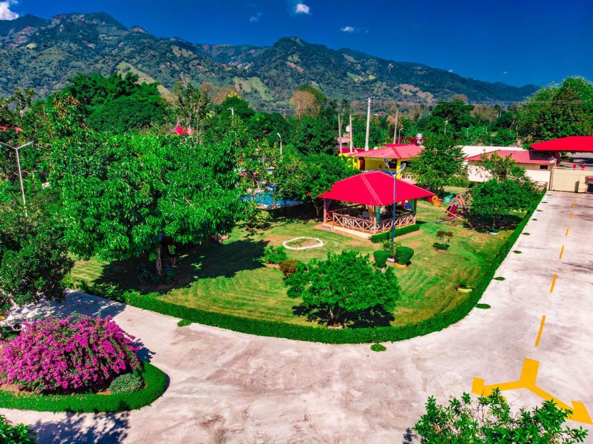 Rancho Guacamayos Hotel & Restaurantes Бонао Экстерьер фото